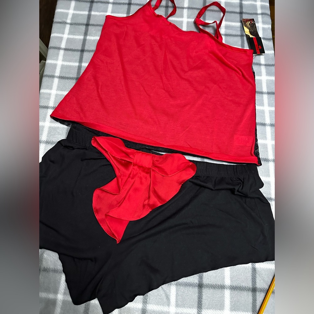 Brand new 65% polyester 35% rayon 100% nylon top and bottom 100% polyester